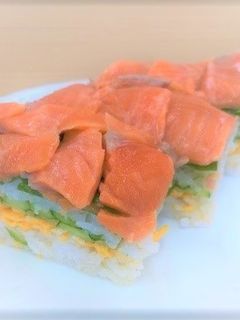 サケの押し寿司【ここから栄養士】-レシピのメイン写真