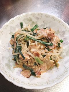 ベーコンとニラモヤシのめんつゆマヨ炒め-レシピのメイン写真