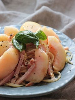 桃とハムのあるものでパスタ-レシピのメイン写真