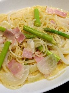 アスパラとベーコンのピリ辛クリームパスタ-レシピのメイン写真