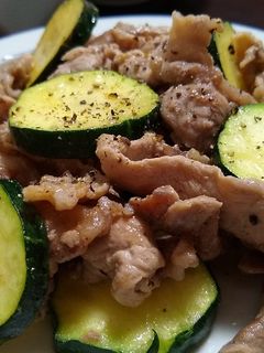 さわやか!豚肉とズッキーニの塩レモン炒め-レシピのメイン写真