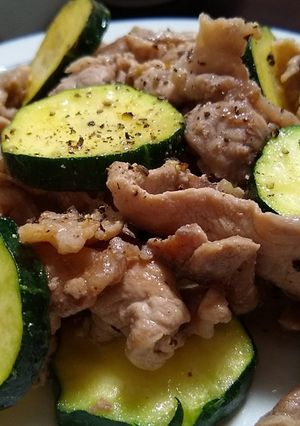 さわやか！豚肉とズッキーニの塩レモン炒め-レシピのメイン写真