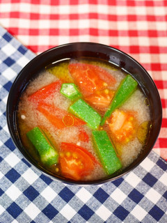 トマトとオクラの味噌汁-レシピのメイン写真