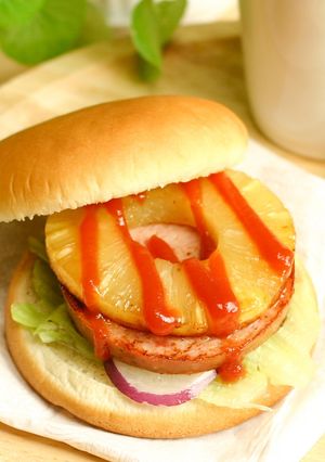 ドイツ産ソフトサラミでハワイアンバーガー-レシピのメイン写真