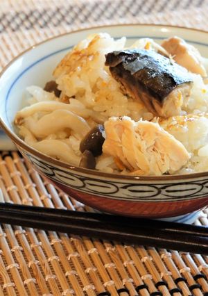 簡単おいしい!さばときのこの炊き込みご飯-レシピのメイン写真