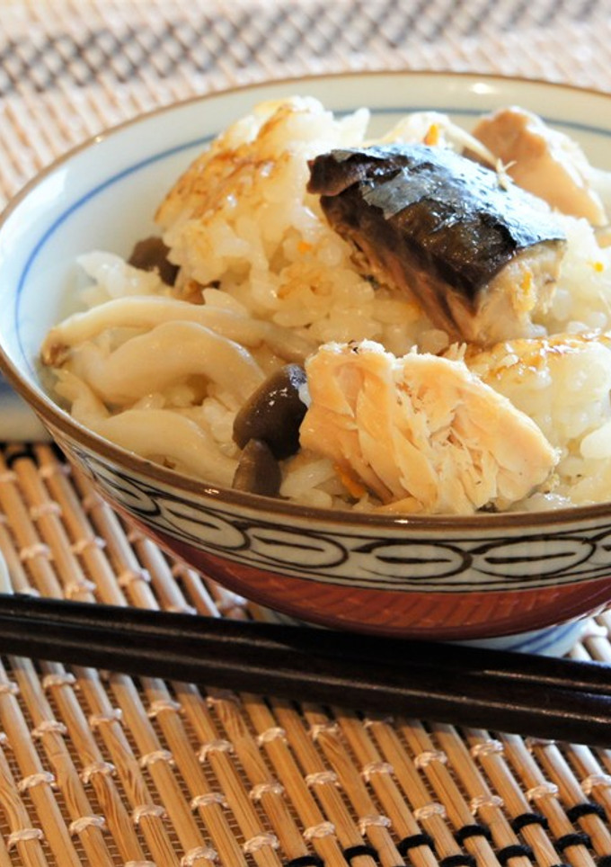 簡単おいしい！さばときのこの炊き込みご飯-レシピのメイン写真