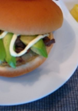 焼肉アボカドバーガー-レシピのメイン写真