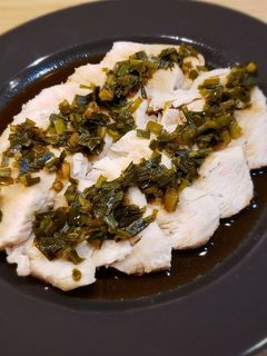 鶏むね肉レンジ蒸し ネギニラの香味ソース-レシピのメイン写真
