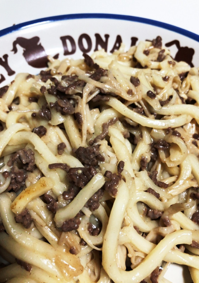 挽肉とエノキのマヨ焼きうどん-レシピのメイン写真