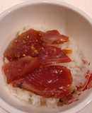 ごま卵しょう油に漬けた、カツオの漬け丼