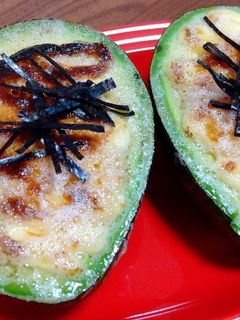 アボカドのたらこマヨ焼き-レシピのメイン写真