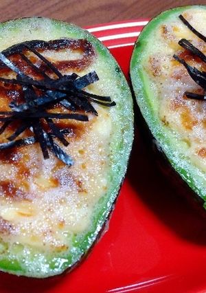 アボカドのたらこマヨ焼き-レシピのメイン写真