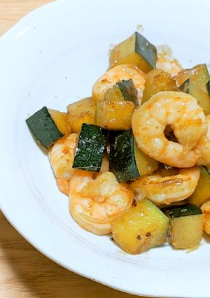ズッキーニ＆エビのニンニク醤油バター炒め-レシピのメイン写真