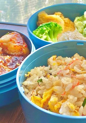 タロの弁当③(カニカマ焼飯、キムチ鶏)-レシピのメイン写真