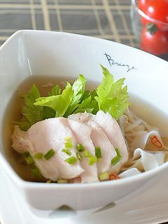 コリアンダー香るスープ!鶏肉のフォー♪-レシピのメイン写真