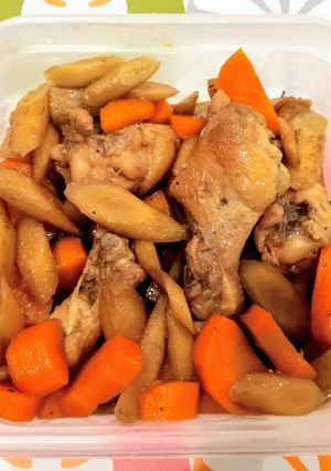 とり手羽元ごぼうニンジンの煮物-レシピのメイン写真