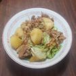 パパッと夕食。ソース肉じゃが