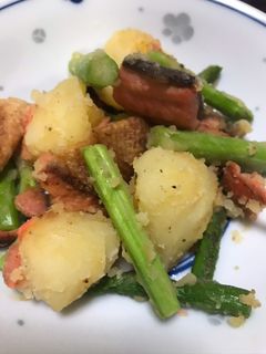 簡単★鮭とじゃがいものアスパラバター炒め-レシピのメイン写真