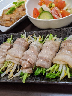 簡単レンジで!豚バラのもやし豆苗巻き-レシピのメイン写真