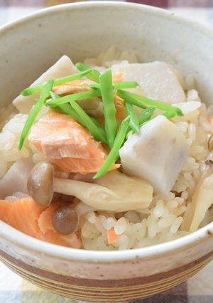 里芋と鮭の炊き込みご飯-レシピのメイン写真