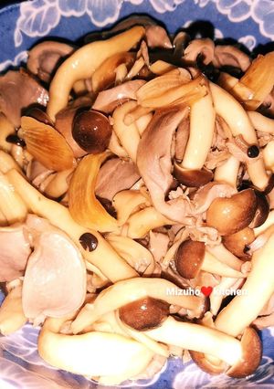 砂肝とシメジのニンニク醤油炒め-レシピのメイン写真