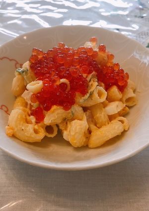 豪華！マカロニサラダいくらのせ-レシピのメイン写真