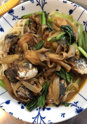味付け鰯缶と冷凍トマトでうどん-レシピのメイン写真