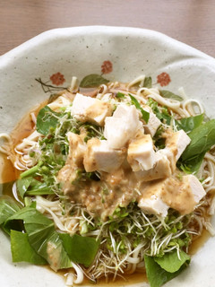 よだれ鶏のせ、冷やしうどん-レシピのメイン写真