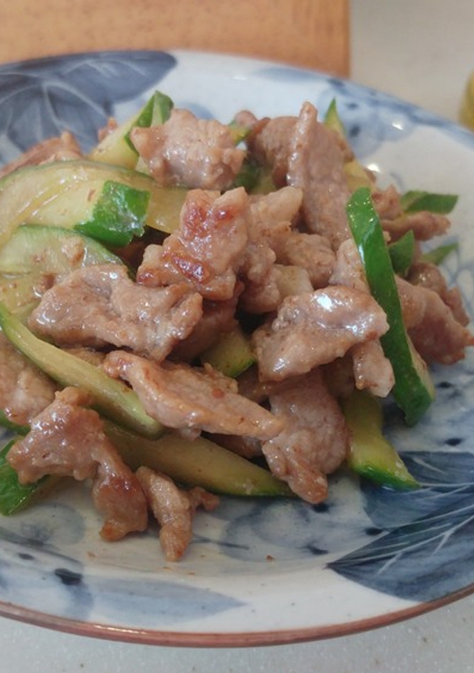 胡瓜と豚切り落としの炒め物(中華)-レシピのメイン写真