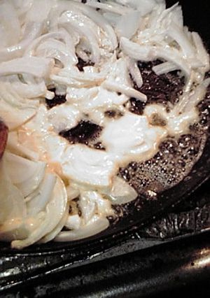 トーストのおかず☆タマネギのマヨソテー-レシピのメイン写真