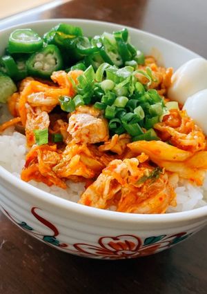 簡単 夏のスタミナ丼✨豚キムチ丼-レシピのメイン写真