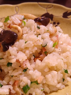 霜降りひらたけを満喫する炒飯-レシピのメイン写真