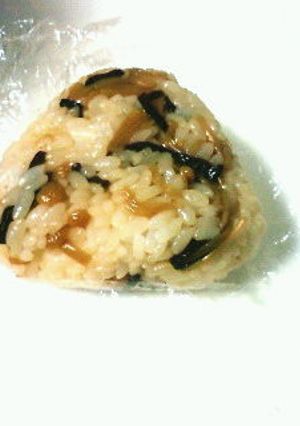 なめ茸と塩昆布のおにぎり♪-レシピのメイン写真
