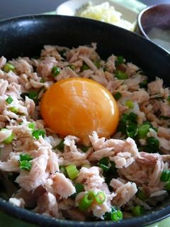超簡単朝ごはん★ツナ卵丼(卵かけご飯)-レシピのメイン写真
