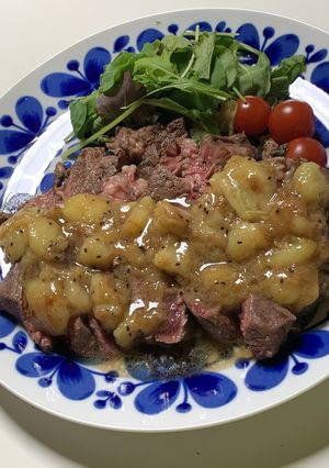 牛肉のステーキ　ゴールドキウイソース-レシピのメイン写真