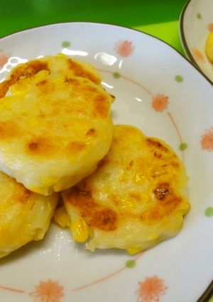 *コーン入りじゃがいも餅*-レシピのメイン写真