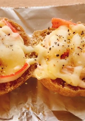 簡単！洗い物なし！かにかまチーズパン-レシピのメイン写真