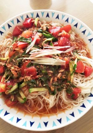 トマトとツナの盛り付け素麺-レシピのメイン写真
