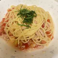 รูปของ ツナトマトと大葉の冷製パスタ