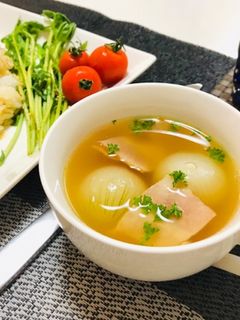 まるごと玉ねぎスープ・コンソメスープ-レシピのメイン写真