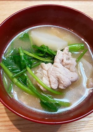 豚肉と蕪とセリの味噌汁♡-レシピのメイン写真