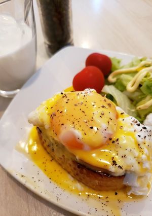簡単フレンチトーストでエッグベネディクト-レシピのメイン写真