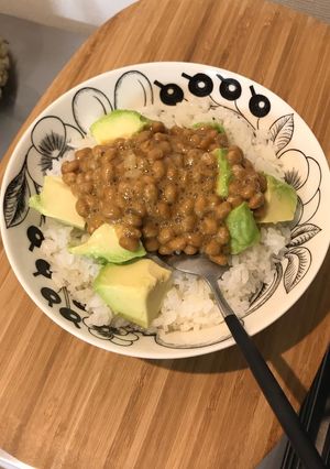 アボカド納豆丼-レシピのメイン写真