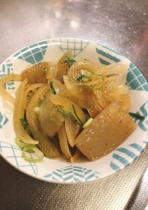 こんにゃくと玉ねぎの生姜炒め-レシピのメイン写真