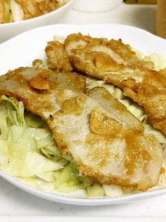 豚ロース生姜焼きにざく切りキャベツ丼。-レシピのメイン写真