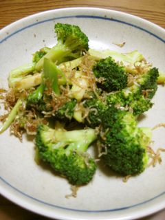 ブロッコリーのじゃこバター炒め-レシピのメイン写真