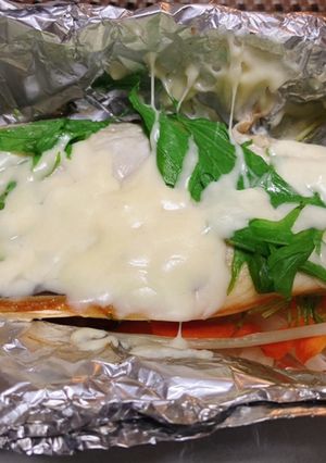 塩サバのホイル焼き(トッピングはチーズ)-レシピのメイン写真