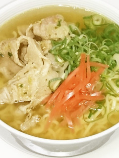 インスタント麺でなんちゃって沖縄そば-レシピのメイン写真
