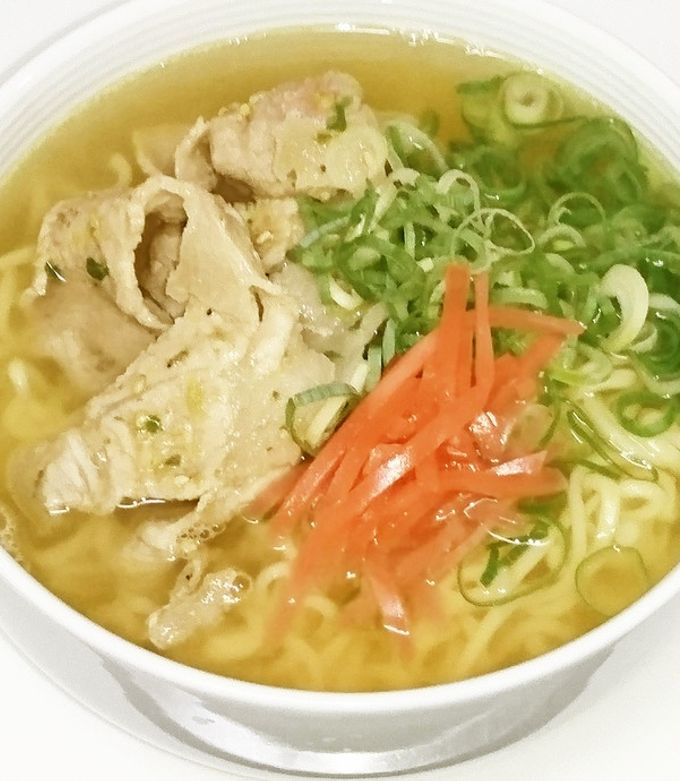 インスタント麺でなんちゃって沖縄そば-レシピのメイン写真