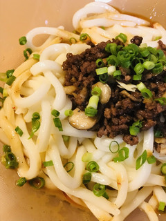 プチッとうどん使用●肉味噌の冷やしうどん-レシピのメイン写真